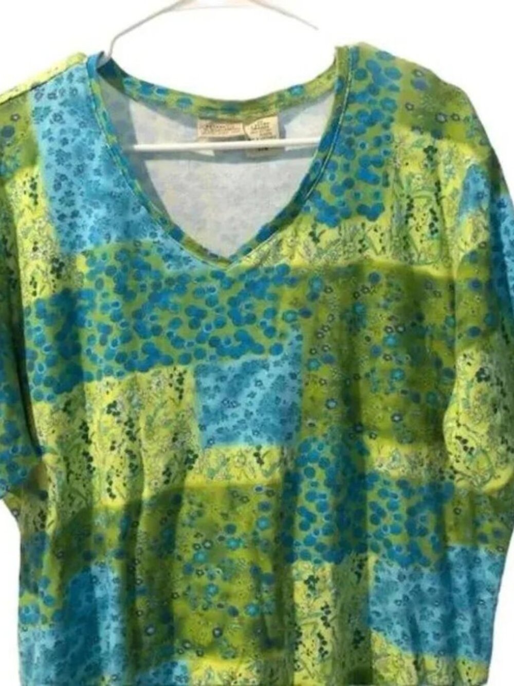 St John's Bay Women's V Neck Basic Short Sleeve T-Shirt - 2X - Picture 2 of 5